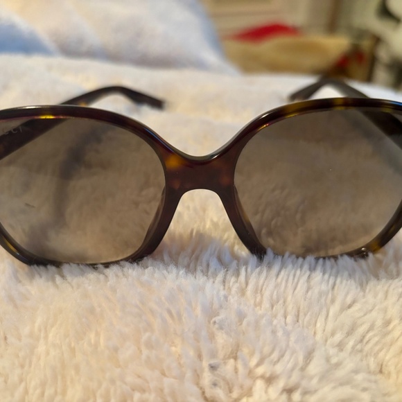 Gucci tortoise shell sunglasses - Picture 6 of 8
